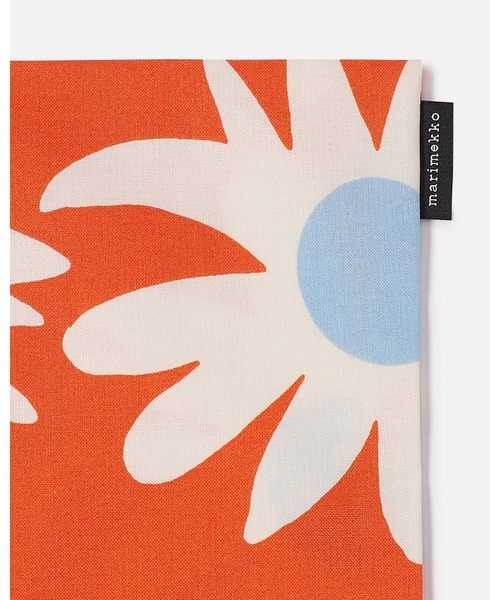 marimekko(マリメッコ)の「Rakastaa, ei rakasta / Cushion Cover 50x50(クッション/クッションカバー・レディース・オレンジ・FREE)」の4枚目の写真