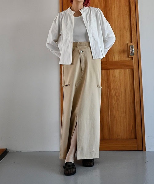 WILLFULLY(ウィルフリー)の「hem tuck motif lace short SH(シャツ/ブラウス・レディース・ベージュ/サックスブルー/インディゴブルー/アイボリー・FREE)」の13枚目の写真