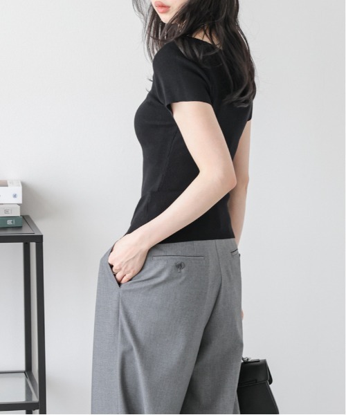 AMELY(エミリー)の「ボートネック リブニット(ニット/セーター・レディース・ブラック/ベージュ/オフホワイト/グレー・フリー)」の20枚目の写真