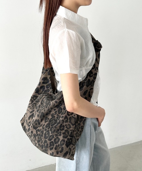 Bamm(バム)の「レオパードワンハンドルショルダーバッグ【A4サイズ対応】(ショルダーバッグ・レディース・レオパード・FREE)」の6枚目の写真