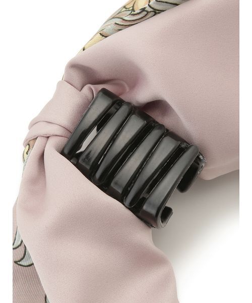 SNIDEL(スナイデル)の「スカーフリボンバンス(バレッタ/ヘアクリップ・レディース・ライトピンク/ブラウン・FREE)」の16枚目の写真