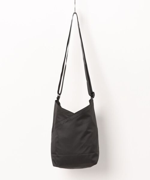 hobo(ホーボー)の「【hobo / ホーボー】PACKABLE AZUMA SHOULDER BAG S POLY RIPSTOP(ショルダーバッグ・メンズ・ネイビー/オリーブ/ブラック・FREE)」の4枚目の写真