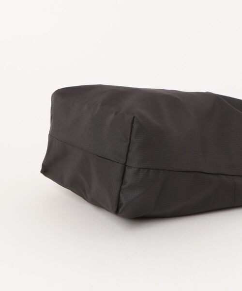 hobo(ホーボー)の「【hobo / ホーボー】PACKABLE AZUMA SHOULDER BAG S POLY RIPSTOP(ショルダーバッグ・メンズ・ネイビー/オリーブ/ブラック・FREE)」の5枚目の写真