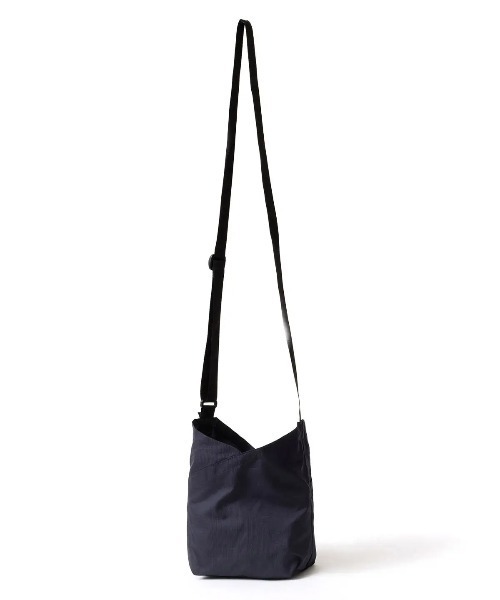 hobo(ホーボー)の「【hobo / ホーボー】PACKABLE AZUMA SHOULDER BAG S POLY RIPSTOP(ショルダーバッグ・メンズ・ネイビー/オリーブ/ブラック・FREE)」の3枚目の写真