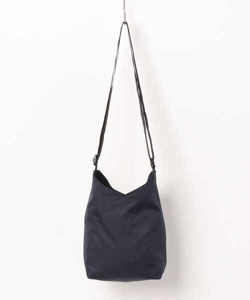 hobo(ホーボー)の「【hobo / ホーボー】PACKABLE AZUMA SHOULDER BAG S POLY RIPSTOP(ショルダーバッグ・メンズ・ネイビー/オリーブ/ブラック・FREE)」の7枚目の写真