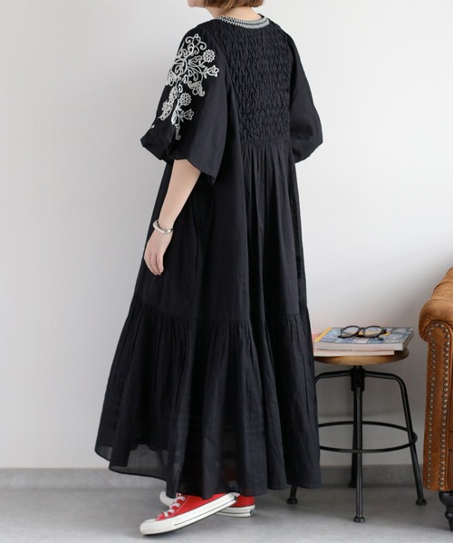 新品✨ジャスグリッティー✨ エンブロイダリーフラワードッキング