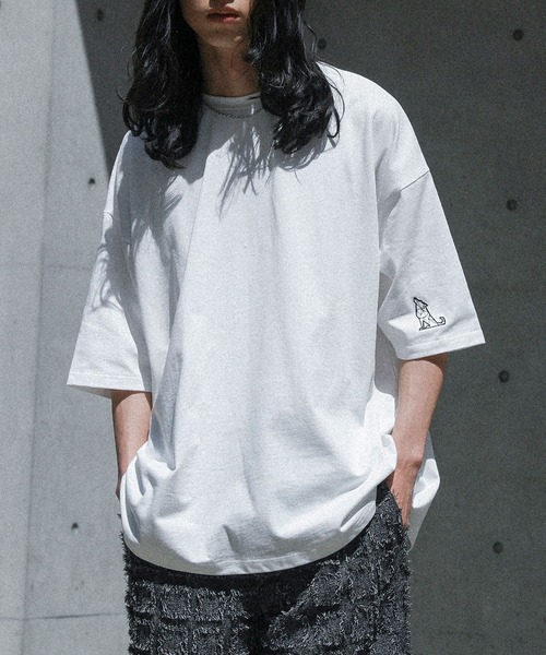 マ*ド様 新品　未使用　グリッター　刺繍 ホワイト 半袖Tシャツ Javaジャバコラボ》【sustaina+】バック刺繍で抜かりなくキマる