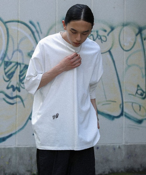 MDR(エムディアール)の「ワンポイント刺繍半袖Tシャツ(Tシャツ/カットソー・メンズ・ホワイト系その他2/ブラック系その他2/ホワイト系その他/ブラック系その他・M/L)」の5枚目の写真