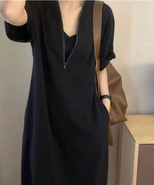SallyLunn(サリーラン)の「ハーフジップ半袖ワンピース(ワンピース・レディース・カーキ/ブラック・LARGE/MEDIUM)」の2枚目の写真