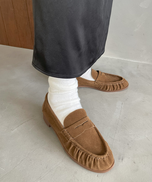 新品未未使用❣️ LE TALON レザーソフトギャザーローファー セール】レザーソフトギャザーローファー（ローファー）｜LE TALON