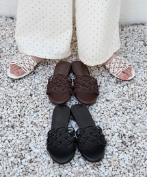 lawgy（ラウジー）の「amiami round toe flat sandal / アミアミラウンドトゥフラットサンダル（サンダル）」