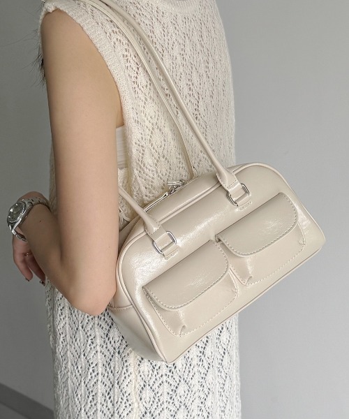 yuue' ( wear )(ユーイ)の「ダブルポケットロングハンドルボストンバッグ(ボストンバッグ・レディース・ブラック/アイボリー/ダークブラウン/レッド・FREE)」の11枚目の写真