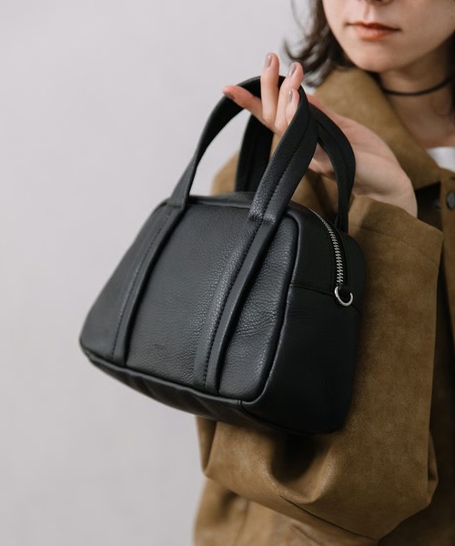 Beau're（ヴュレ）の「【BEAURE】カウレザ― ショルダー付ミニボストンバッグ B-25416（ボストンバッグ・レディース・アイボリー/ブラック/グレイッシュブルー/ブラウン・FREE）」の12枚目の写真