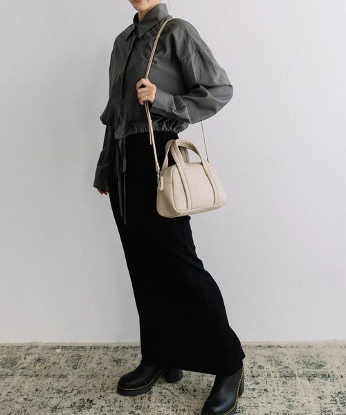 Beau're（ヴュレ）の「【BEAURE】カウレザ― ショルダー付ミニボストンバッグ B-25416（ボストンバッグ・レディース・アイボリー/ブラック/グレイッシュブルー/ブラウン・FREE）」の17枚目の写真