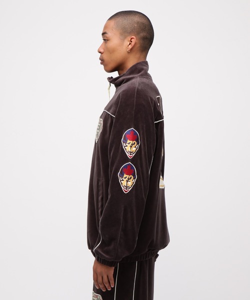 AVIREX（アヴィレックス）の「VELOUR RAGLAN SLEEVE STAND ZIP "A.C.D" / ベロア ラグランスリーブ スタンドジップ / AVIREX / アヴィレックス（ジャージ・メンズ・グリーン/ブラック・MEDIUM/LARGE/X-LARGE/XX-LARGE）」の8枚目の写真