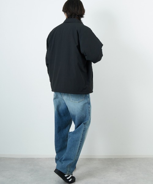 FRED PERRY（フレッドペリー）の「[FRED PERRY/フレッドペリー] 別注 パデッドボタン 中綿ジャケット（ブルゾン・レディース・ブラック/ネイビー・S/M/L）」の4枚目の写真