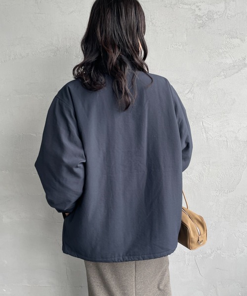 FRED PERRY（フレッドペリー）の「[FRED PERRY/フレッドペリー] 別注 パデッドボタン 中綿ジャケット（ブルゾン・レディース・ブラック/ネイビー・S/M/L）」の9枚目の写真