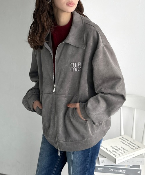 mily bilet（ミウィビレット）の「【mily bilet】柔らかタッチで重ね着にも最適♪立体刺繍デザインスエードポンチ素材ダブルジップブルゾン アウター（ブルゾン・レディース・キャメル/チャコール・X-LARGE/LARGE/MEDIUM/SMALL）」の11枚目の写真