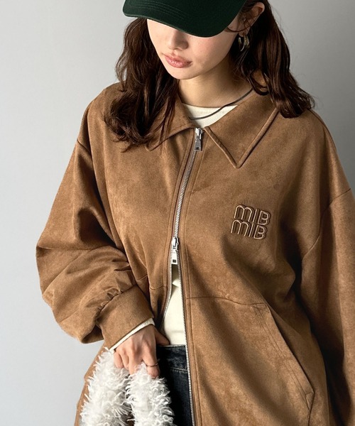 mily bilet（ミウィビレット）の「【mily bilet】柔らかタッチで重ね着にも最適♪立体刺繍デザインスエードポンチ素材ダブルジップブルゾン アウター（ブルゾン・レディース・キャメル/チャコール・X-LARGE/LARGE/MEDIUM/SMALL）」の17枚目の写真