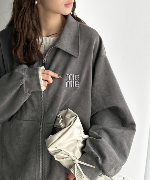 mily bilet（ミウィビレット）の「【mily bilet】柔らかタッチで重ね着にも最適♪立体刺繍デザインスエードポンチ素材ダブルジップブルゾン アウター（ブルゾン・レディース・キャメル/チャコール・X-LARGE/LARGE/MEDIUM/SMALL）」の22枚目の写真