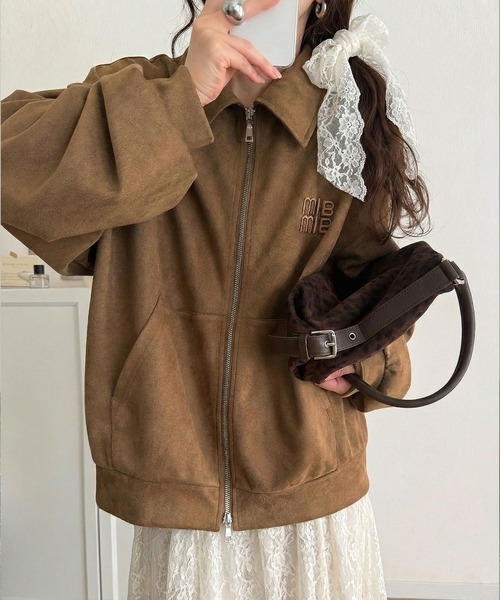 mily bilet（ミウィビレット）の「【mily bilet】柔らかタッチで重ね着にも最適♪立体刺繍デザインスエードポンチ素材ダブルジップブルゾン アウター（ブルゾン・レディース・キャメル/チャコール・X-LARGE/LARGE/MEDIUM/SMALL）」の15枚目の写真