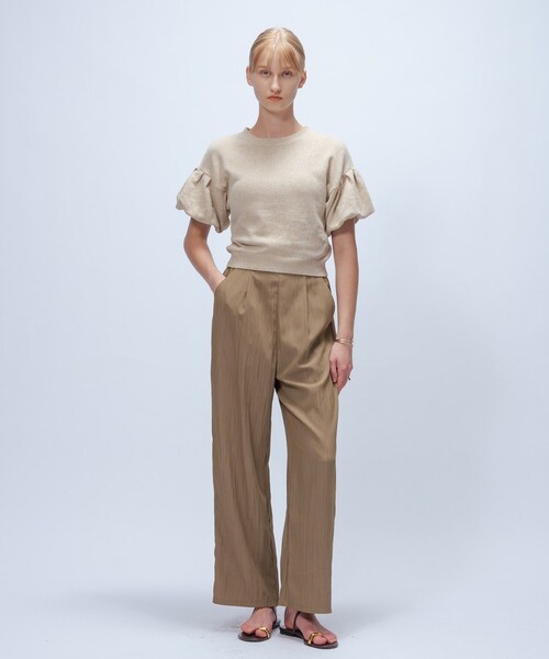 cloenc（クロエンス）の「【手洗い可】パフスリーブプルオーバー（Tシャツ/カットソー・レディース・ブラック/ダークブラウン/ベージュ・02）」の4枚目の写真