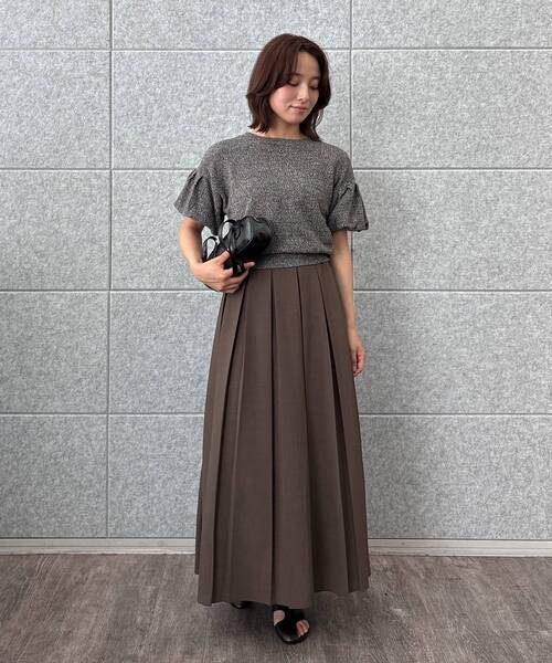 cloenc（クロエンス）の「【手洗い可】パフスリーブプルオーバー（Tシャツ/カットソー・レディース・ブラック/ダークブラウン/ベージュ・02）」の21枚目の写真