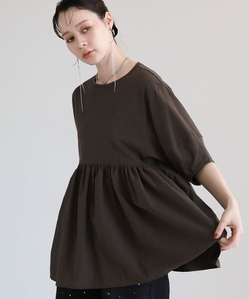 ELENCARE DUE（エレンカーレデュエ）の「・ELENCARE DUE ハイブリットTEE（Tシャツ/カットソー・レディース・ブラウン/ブラック/チャコールグレー/オフホワイト・FREE）」の4枚目の写真