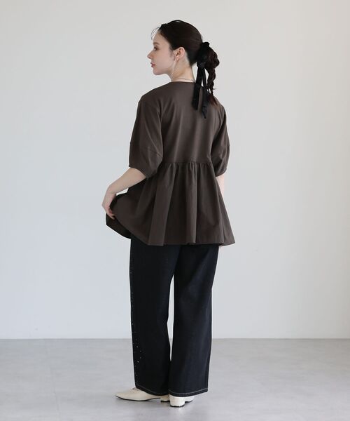 ELENCARE DUE（エレンカーレデュエ）の「・ELENCARE DUE ハイブリットTEE（Tシャツ/カットソー・レディース・ブラウン/ブラック/チャコールグレー/オフホワイト・FREE）」の16枚目の写真