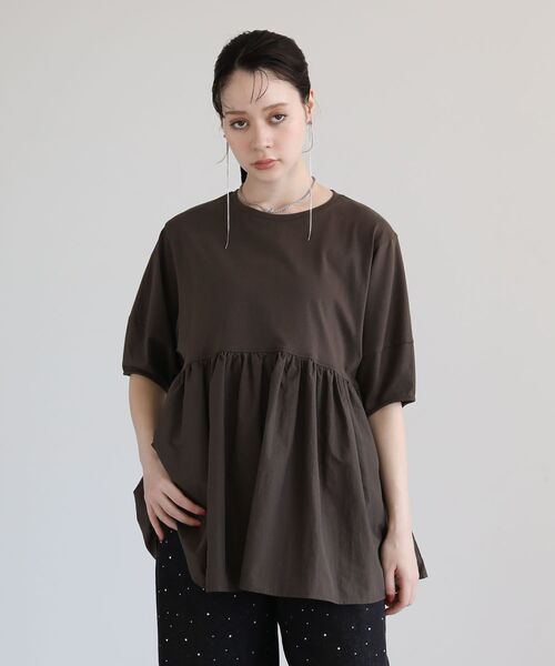 ELENCARE DUE（エレンカーレデュエ）の「・ELENCARE DUE ハイブリットTEE（Tシャツ/カットソー・レディース・ブラウン/ブラック/チャコールグレー/オフホワイト・FREE）」の18枚目の写真