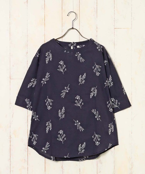 Bleu Bleuet(ブルーブルーエ)の「フラワー刺繍ブラウス(シャツ/ブラウス・レディース・ホワイト系その他2/チャコールグレー/ネイビー/ホワイト系その他・FREE)」の7枚目の写真