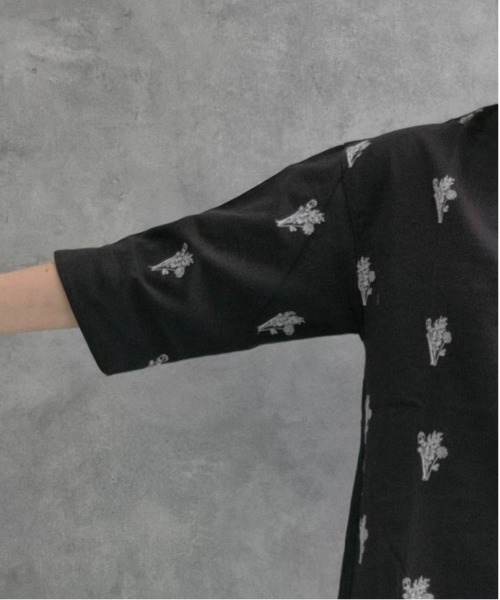 Bleu Bleuet(ブルーブルーエ)の「フラワー刺繍ブラウス(シャツ/ブラウス・レディース・ホワイト系その他2/チャコールグレー/ネイビー/ホワイト系その他・FREE)」の20枚目の写真