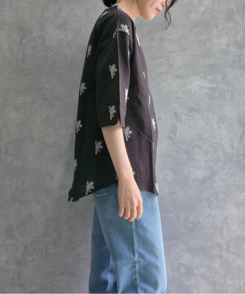 Bleu Bleuet(ブルーブルーエ)の「フラワー刺繍ブラウス(シャツ/ブラウス・レディース・ホワイト系その他2/チャコールグレー/ネイビー/ホワイト系その他・FREE)」の14枚目の写真