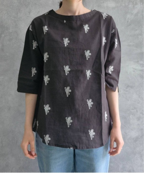 Bleu Bleuet(ブルーブルーエ)の「フラワー刺繍ブラウス(シャツ/ブラウス・レディース・ホワイト系その他2/チャコールグレー/ネイビー/ホワイト系その他・FREE)」の18枚目の写真