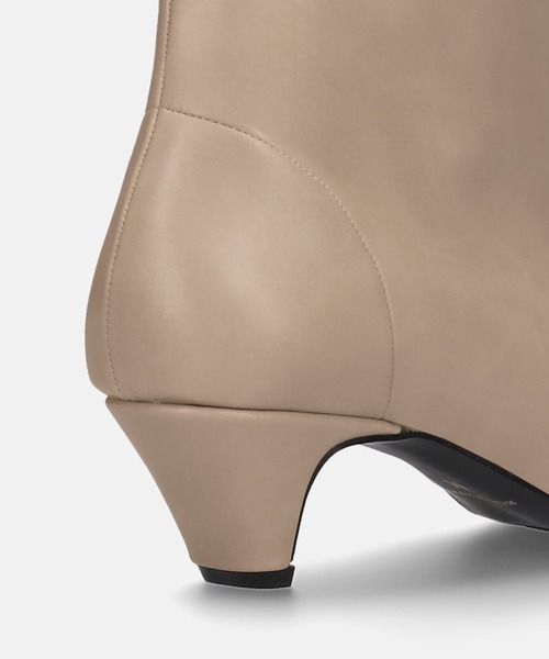 MAMIAN（マミアン）の「エレガントルーズブーツ(4.5cmヒール)（ブーツ・レディース・ブラック/グレイッシュベージュ・L/LL/M/S）」の12枚目の写真