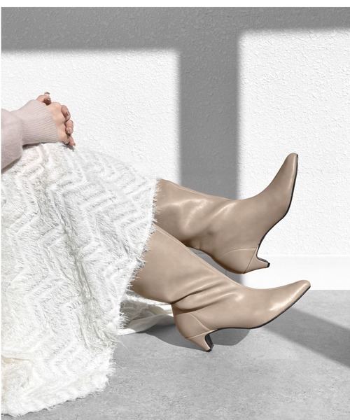 MAMIAN（マミアン）の「エレガントルーズブーツ(4.5cmヒール)（ブーツ・レディース・ブラック/グレイッシュベージュ・L/LL/M/S）」の19枚目の写真