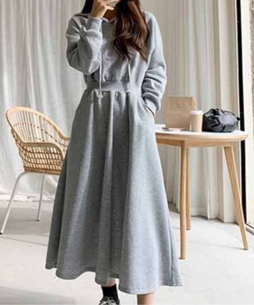 AMAJI(アマジ)の「パーカーワンピース(ワンピース・レディース・グレー/ブラック・MEDIUM/LARGE/X-LARGE/XX-LARGE)」の1枚目の写真