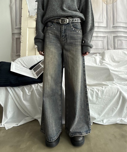 SHAGGIE(シャギー)の「【ViVi掲載】アイレット付きバギーワイドデニムパンツ(デニムパンツ・レディース・ブラック/ブルー・SMALL/LARGE/MEDIUM)」の2枚目の写真