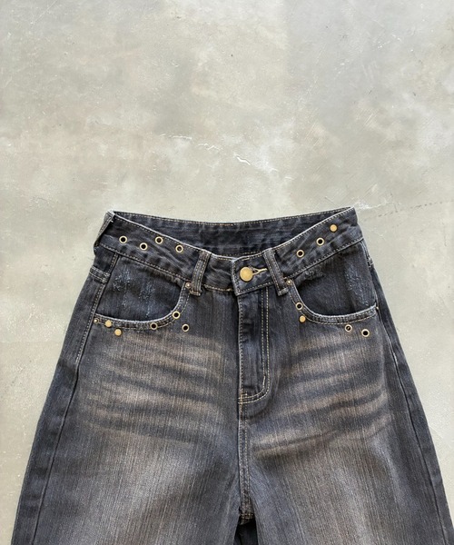 SHAGGIE(シャギー)の「【ViVi掲載】アイレット付きバギーワイドデニムパンツ(デニムパンツ・レディース・ブラック/ブルー・SMALL/LARGE/MEDIUM)」の6枚目の写真