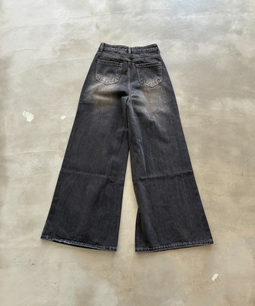 SHAGGIE(シャギー)の「【ViVi掲載】アイレット付きバギーワイドデニムパンツ(デニムパンツ・レディース・ブラック/ブルー・SMALL/LARGE/MEDIUM)」の7枚目の写真