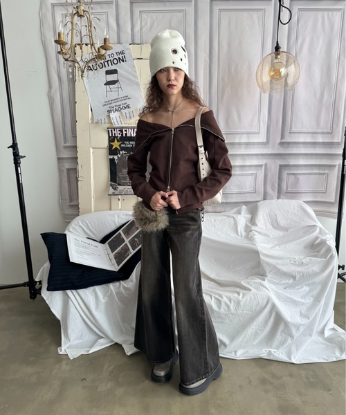 SHAGGIE(シャギー)の「【ViVi掲載】アイレット付きバギーワイドデニムパンツ(デニムパンツ・レディース・ブラック/ブルー・SMALL/LARGE/MEDIUM)」の13枚目の写真