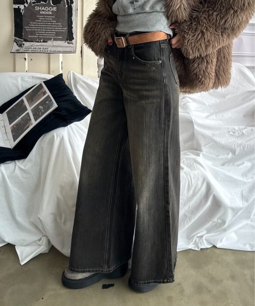 SHAGGIE(シャギー)の「【ViVi掲載】アイレット付きバギーワイドデニムパンツ(デニムパンツ・レディース・ブラック/ブルー・SMALL/LARGE/MEDIUM)」の21枚目の写真