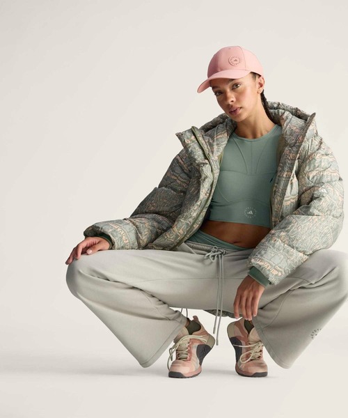 adidas by Stella McCartney（アディダスバイステラマッカートニー）の「adidas by Stella McCartney ミッドレングス パデッド ウィンタージャケット プリント【adidas by Stella McCartney】 / アディダス adidas（ダウンジャケット/コート・レディース・グレー・MEDIUM/LARGE/SMALL）」の3枚目の写真