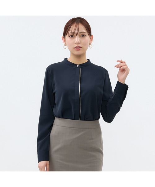 AOYAMA(アオヤマ)の「前立て部分のさりげない配色がアクセント!バンドカラー配色ブラウス(シャツ/ブラウス・レディース・ライトベージュ/ネイビー/ホワイト・S/M/L/LL)」の22枚目の写真