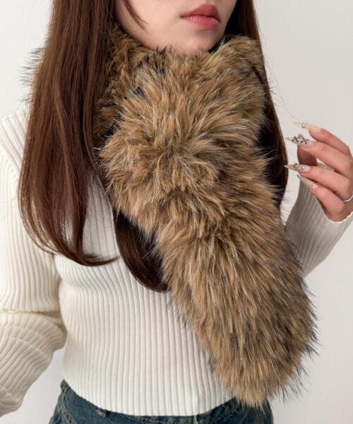 WEGO(ウィゴー)の「WEGO/ボリュームファータッチマフラー(マフラー・レディース・グレー/ブラウン/ホワイト/ホワイト系その他・FREE)」の5枚目の写真