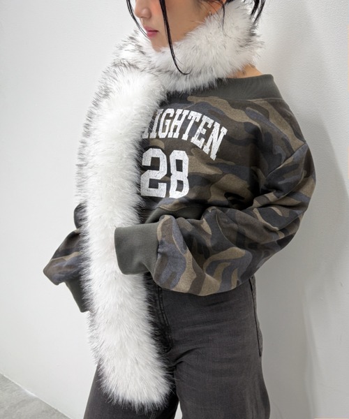 WEGO(ウィゴー)の「WEGO/ボリュームファータッチマフラー(マフラー・レディース・グレー/ブラウン/ホワイト/ホワイト系その他・FREE)」の3枚目の写真