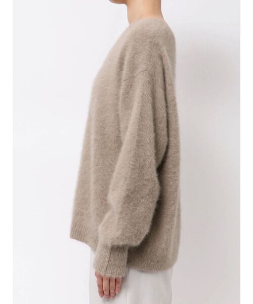 TONAL（トーナル）の「PREMIUM FOX×CASHMERE Vネックプルオーバー（ニット/セーター・レディース・ベージュ/ピンク/ライトブルー/オフホワイト/グレー・MEDIUM）」の7枚目の写真