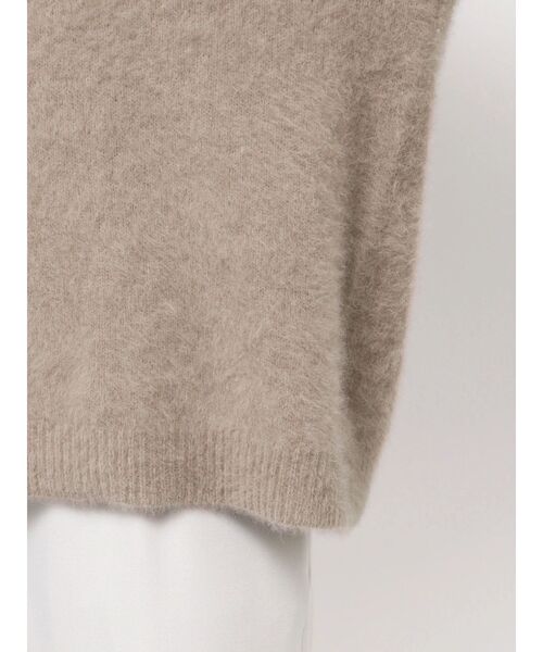 TONAL（トーナル）の「PREMIUM FOX×CASHMERE Vネックプルオーバー（ニット/セーター・レディース・ベージュ/ピンク/ライトブルー/オフホワイト/グレー・MEDIUM）」の11枚目の写真