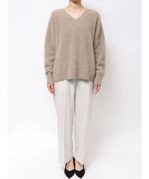 TONAL（トーナル）の「PREMIUM FOX×CASHMERE Vネックプルオーバー（ニット/セーター・レディース・ベージュ/ピンク/ライトブルー/オフホワイト/グレー・MEDIUM）」の13枚目の写真