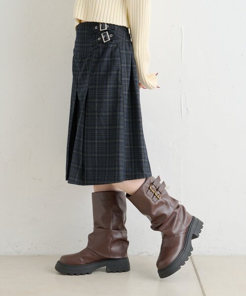 w closet（ダブルクローゼット）の「ダブルベルトミディスカート（スカート・レディース・ブルー/レッド/グリーン・FREE）」の5枚目の写真